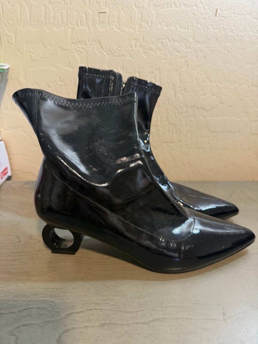 Ankle boots patent black leather